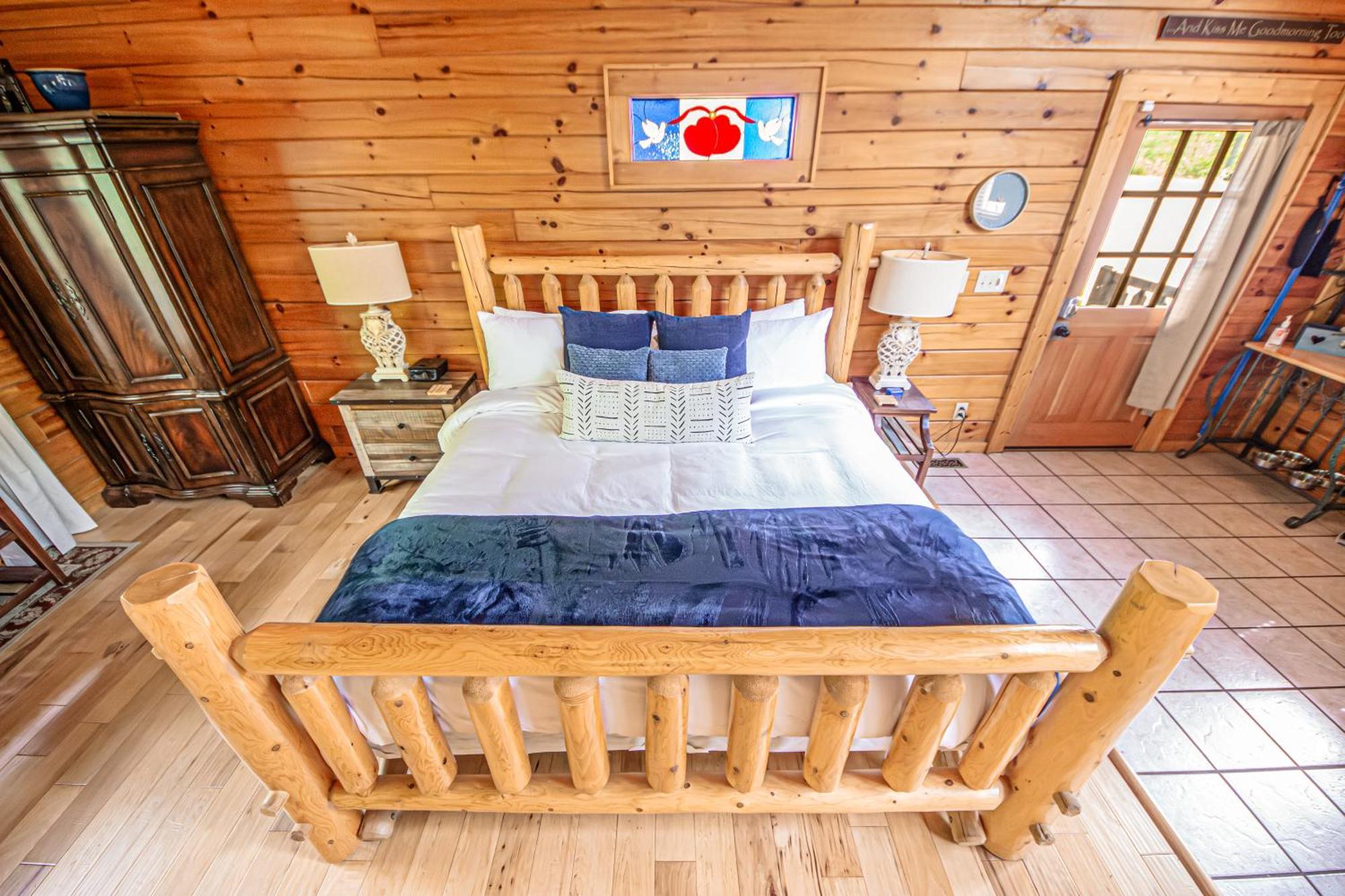 Love Me Tender Studio Cabin Sevierville Værelse billede